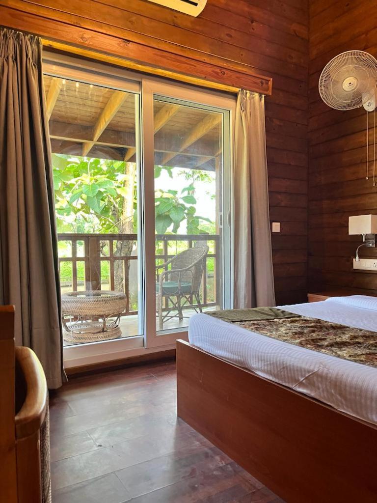 Jironi Resort Tezpur Экстерьер фото